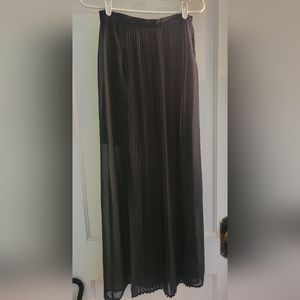 Bisou Bisou black pleated midi skirt